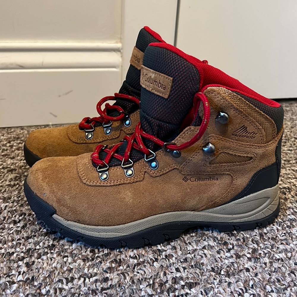 Columbia hiking boots
